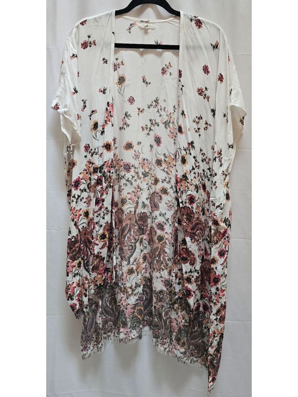 Maurices One Size Floral Paisley Kimono White Boho Fringe Open Front Rayon
